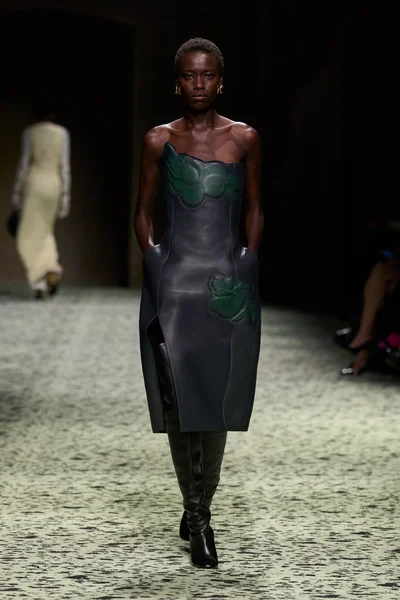 Look 64